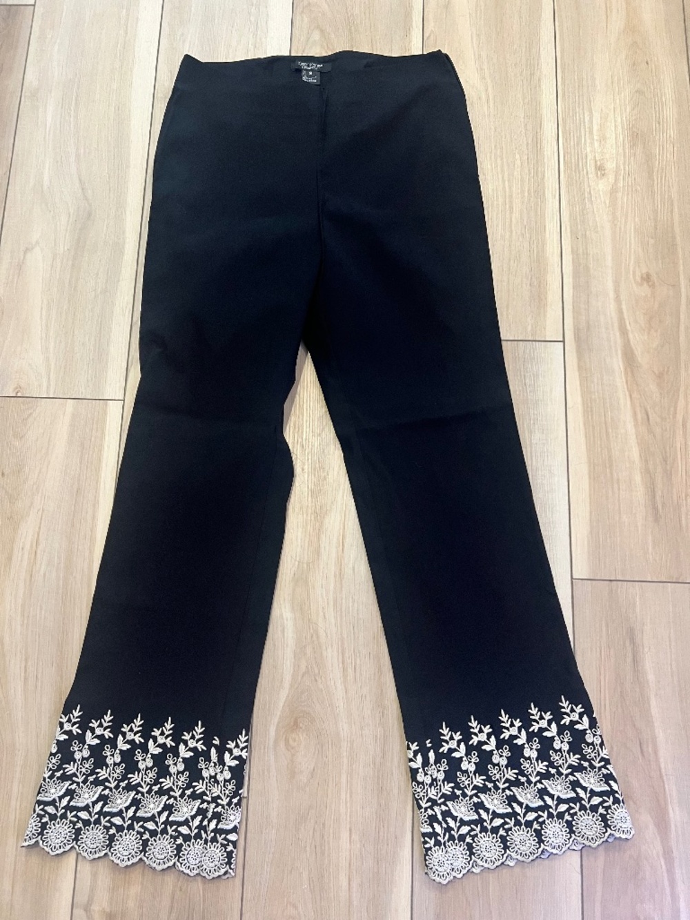 Karen Kane Black Embroidered Floral Flare Pants Size 8